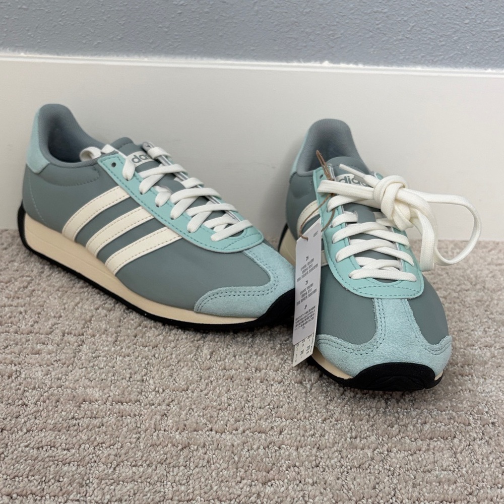 adidas Women’s Mint Green Runvista Retro Runner Sneakers